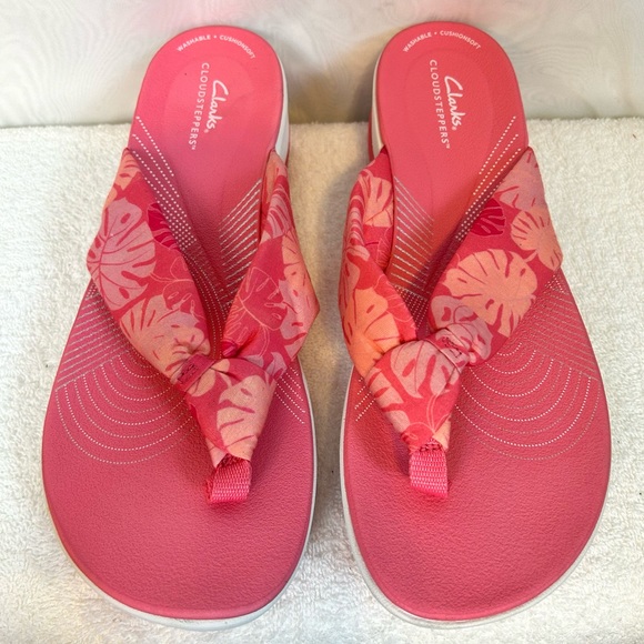 New Clarks Cloudsteppers Arla Glison Sandals Flip Flops Coral  Size 11 - Picture 2 of 10